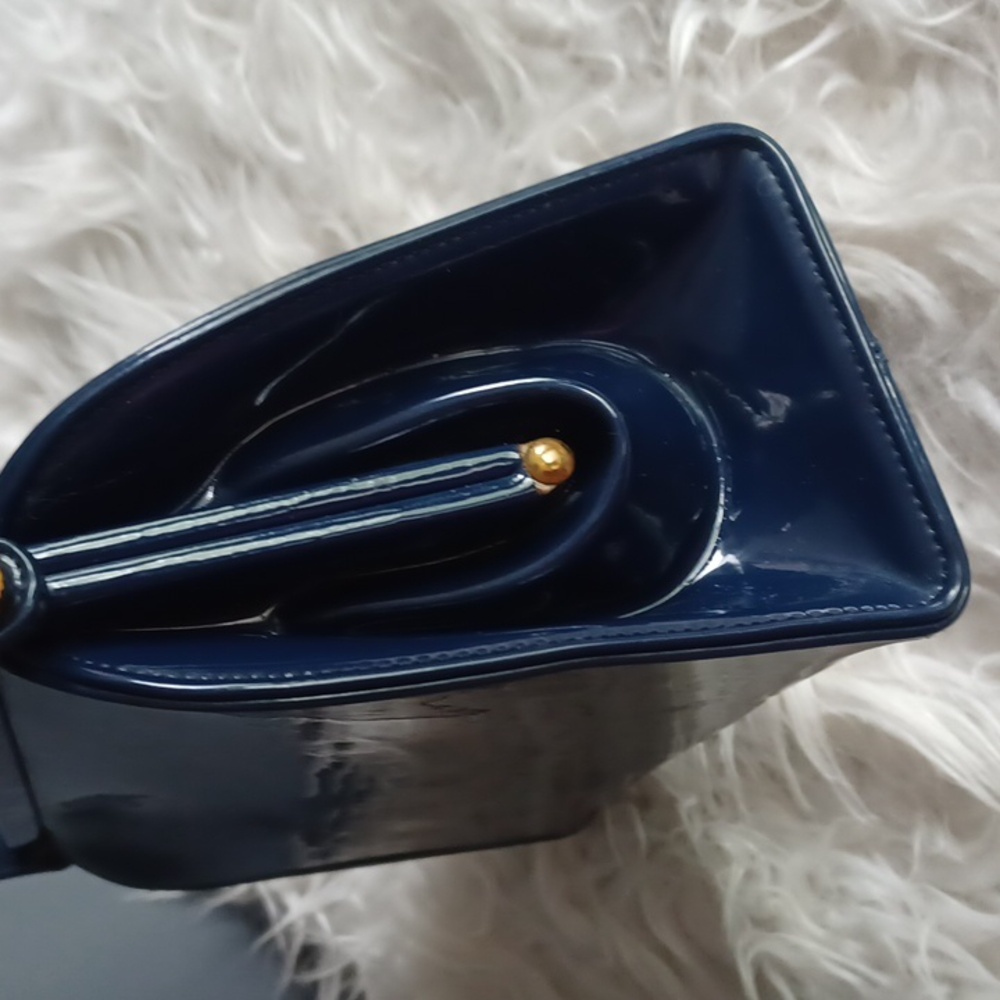 Vintage  patent leather  purse - Picture 4 of 16